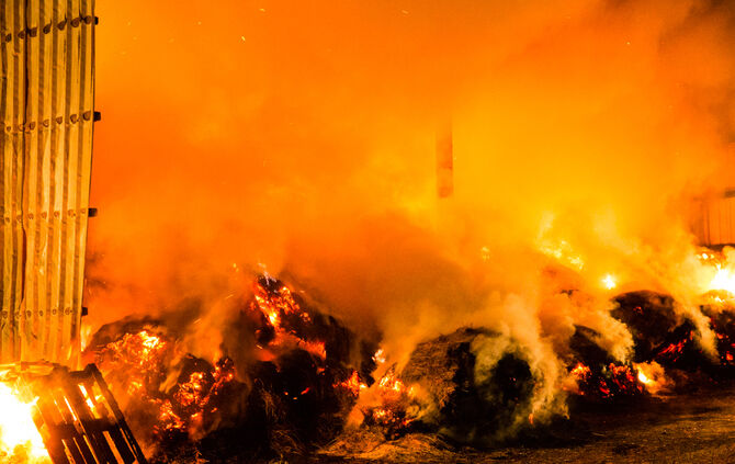 Scheune mit Heu brannte - Bild 11_4