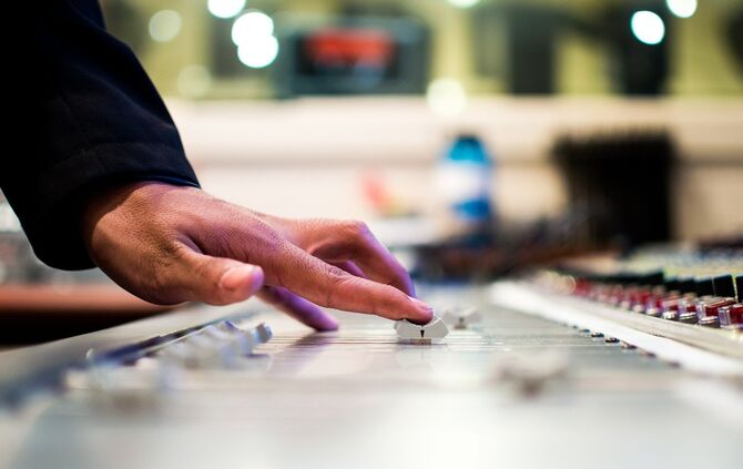Musik Sampling Mischpult Mixing Symbol Symbolbild_0