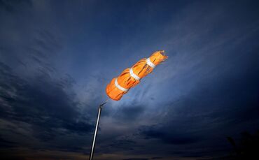 Sturm Windhose Wind Orkan Böe symbol symbolbild symbolfoto Windböen Sturmböen