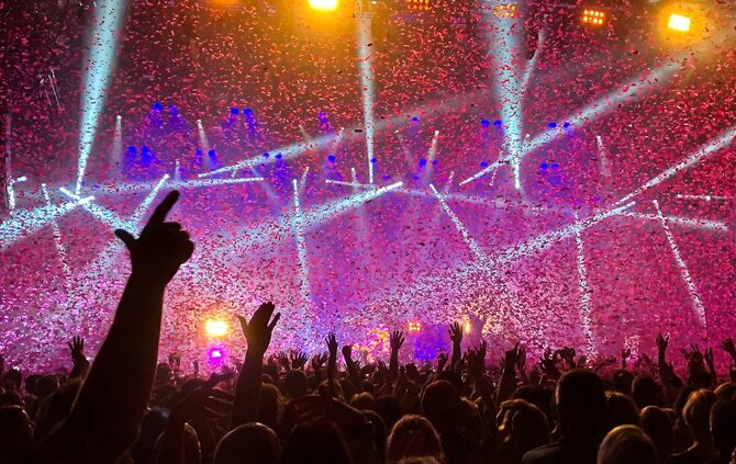 konzert musik band auftritt show festival festivals symbolfoto symbolbild symbol