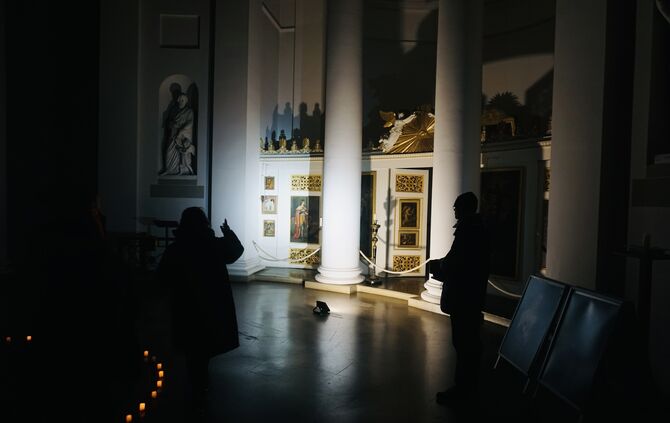 Eindrücke von der neuen Nacht-Führung in der Grabkapelle auf dem Württemberg