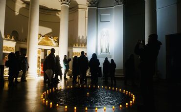 Eindrücke von der neuen Nacht-Führung in der Grabkapelle auf dem Württemberg