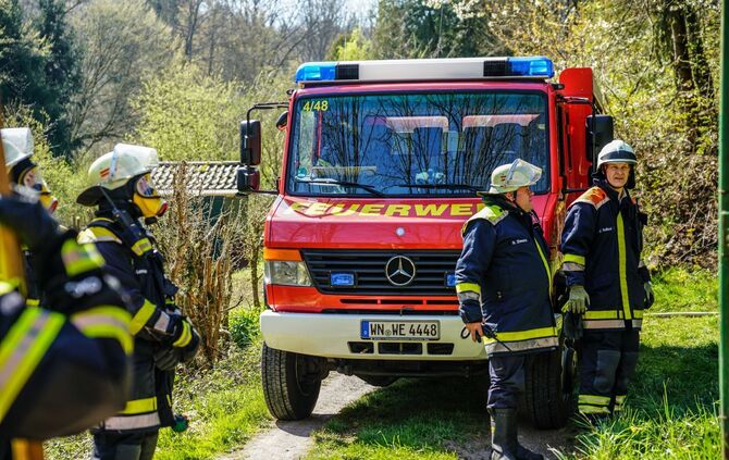 Feuerwehr Feuer Brand Weinstadt Baach_8