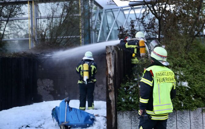 Papiercontainer brennt beim Salier-Schulzentrum_3
