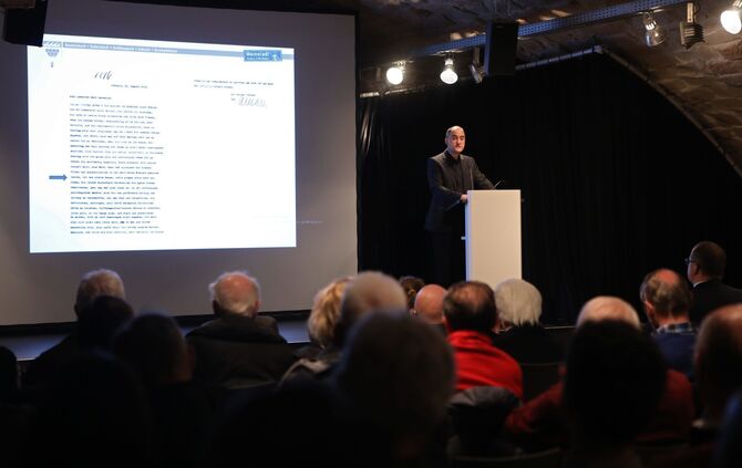 Stadtarchivar Bernd Breyvogel_0