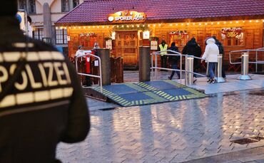 Akute Terrorgefahr: Neuartige Poller sollen Sicherheit auf Stuttgarts Weihnachtsmarkt erhöhen - Maßnahme aufgrund von Sicherheit