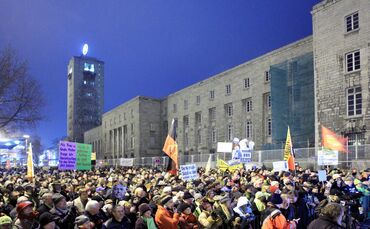 Montagsdemo 30.01.2012 vor dem Südflügel Stuttgart21 Stuttgart 21