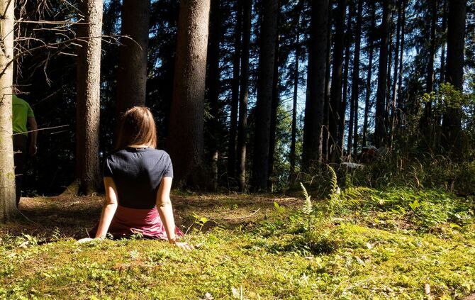 Regelmäßige Auszeiten fördern die Resilienz.