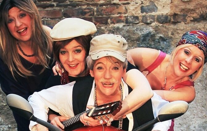 "50 Jahr blondes Haar"