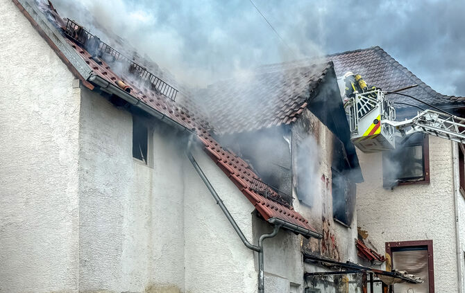 Gebäudebrand, Haubersbronner Str., Urbach, 05.04.2024.