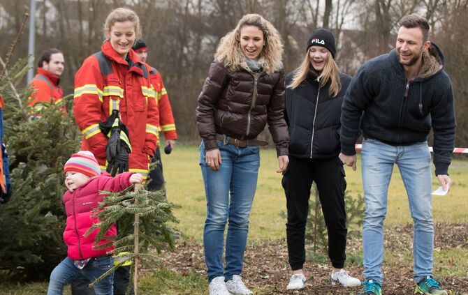 Christbaumfest mit Christbaumweitwurf, Schwaikheim, 11.01.2020.