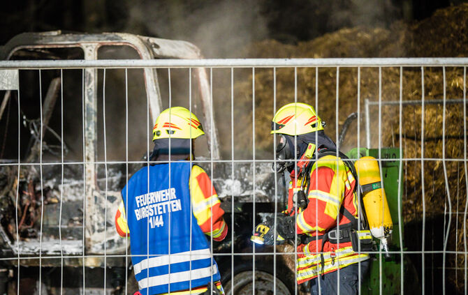 Teleskoplader in Brand geraten - Bild 04_3