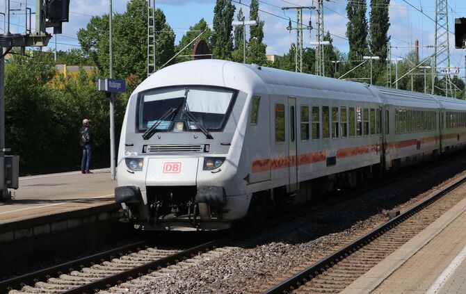 IC bahn symbol symbolbild symbolfoto