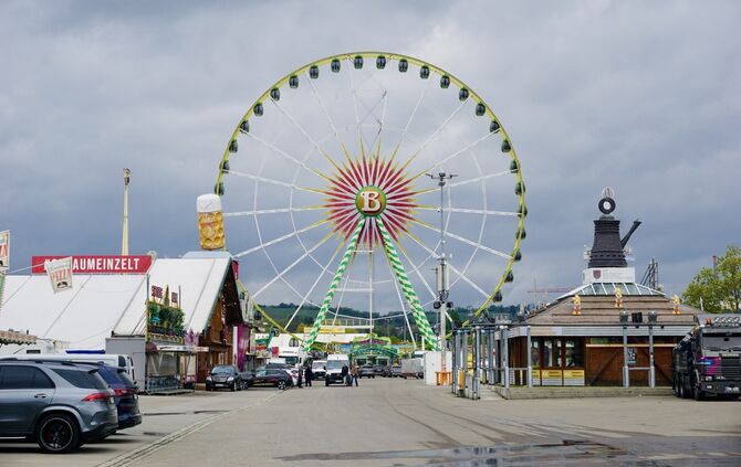 Endpspurt beim Frühlingsfest-Aufbau in Stuttgart