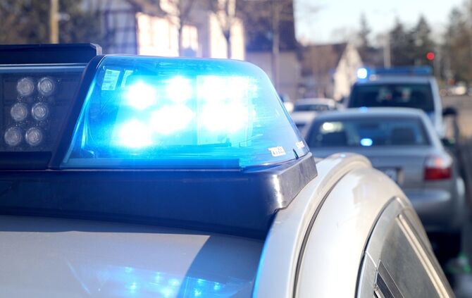 Kopie von Kopie von Blaulicht Unfall Polizei Polizeiauto Symbol Symbolbild symbolfoto