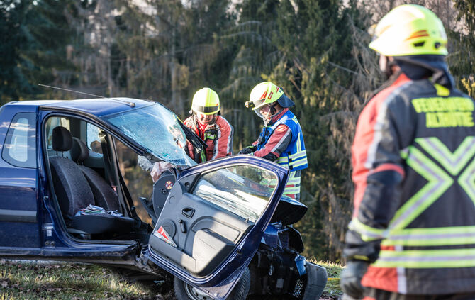 Tödlicher Unfall Althütte Baum geprallt_5