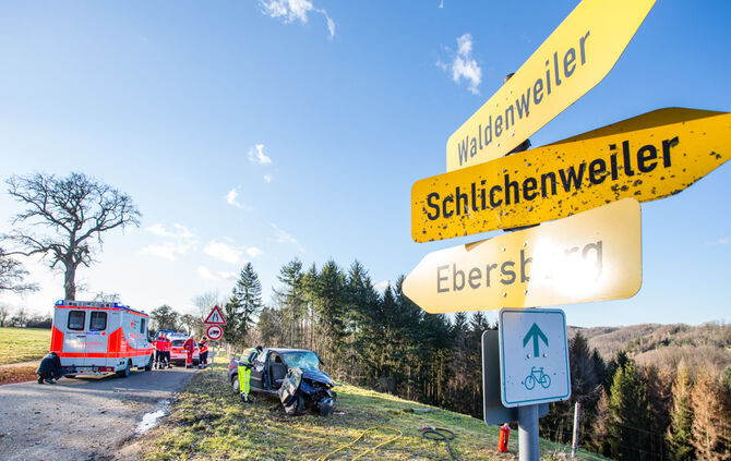 Tödlicher Unfall Althütte Baum geprallt_8