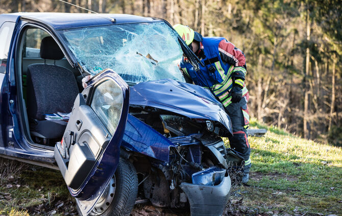 Tödlicher Unfall Althütte Baum geprallt_9