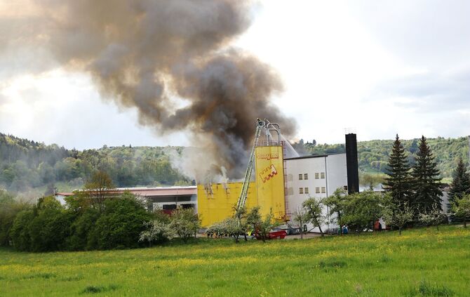 Großbrand bei Dusyma, Schorndorf-Miedelsbach, 22.04.2024.