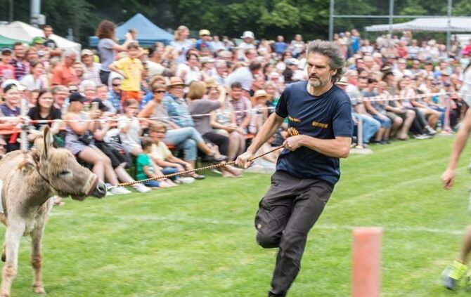 Berglen-Hoesslinswart: Eselrennnen