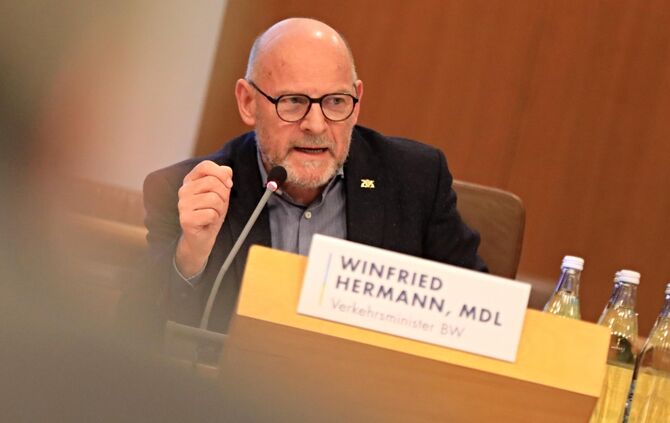 Go Ahead Go-Ahead Aalen Remsbahn Winfried Hermann Verkehrsminister_0