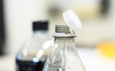 Plastikflasche PET-Flasche Plastikdeckel Deckel Plastikverschluss