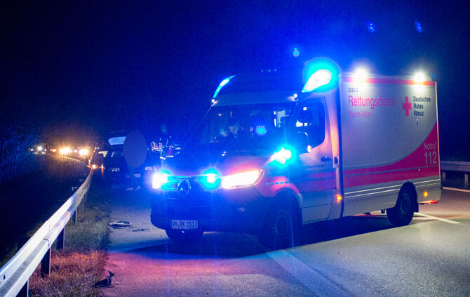 Unfall auf der B14 - Bild 01_9