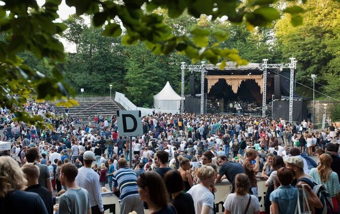 Auch in diesem Jahr finden wieder verschiedene Konzerte auf der Freilichtbühne auf dem Killesberg in Stuttgart statt.