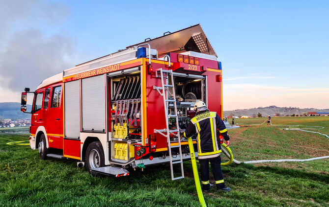 Strohballen brannten in Endersbach - Bild 31_6