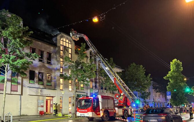 Dachstuhlbrand, Cannstatter Ecke Schorndorfer Str., Fellbach, 30.05.2024.