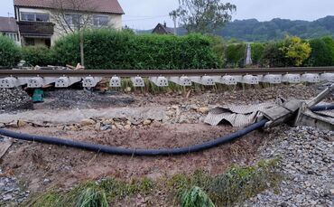 Gleise Wieslauftalbahn unterspült