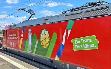 EM-Regionalverkehrs-Lok der DB