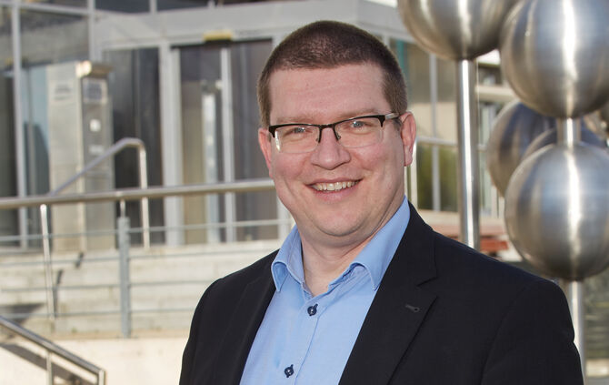 Tobias Schneider