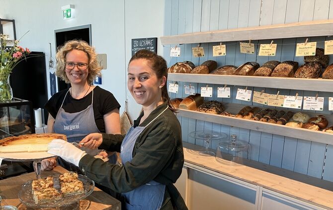 Lena Hennßler und Corinna Koebe
