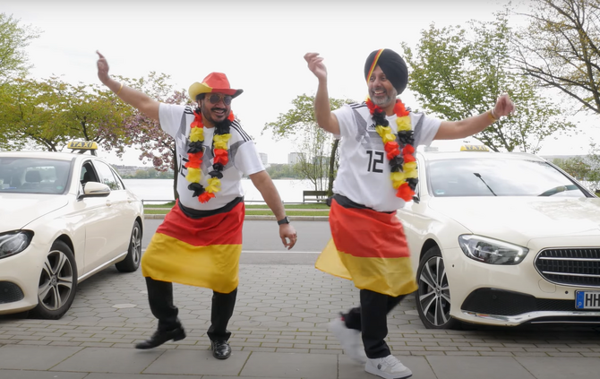 2024-06-20 15_02_40-Lovely&Monty - Diese EM 2024 _ Offizielles Musikvideo _ UEFA Euro 2024 - YouTube