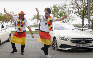 2024-06-20 15_02_40-Lovely&Monty - Diese EM 2024 _ Offizielles Musikvideo _ UEFA Euro 2024 - YouTube