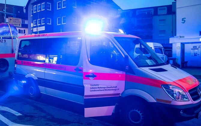 Hochwasserlage: Überflutung in Leutenbach, Bereich Winnender Str. / Gartenstr. und die Parallelstraßen dem Buchenbach entlang, 0