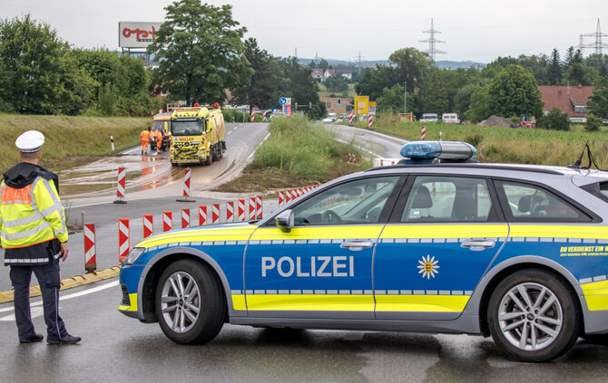 Unwetter mit Starkregen: Überflutungen und Hochwasserlage, Burgstetten, Backnang, Leutenbach, 26.06.2024.