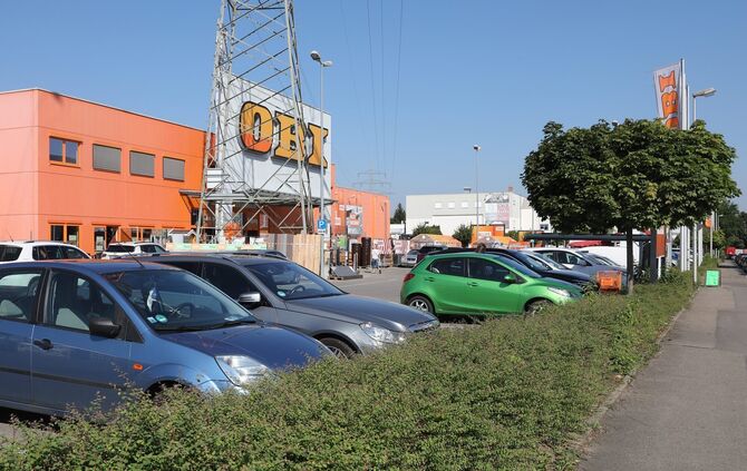 OBI Parkplatz