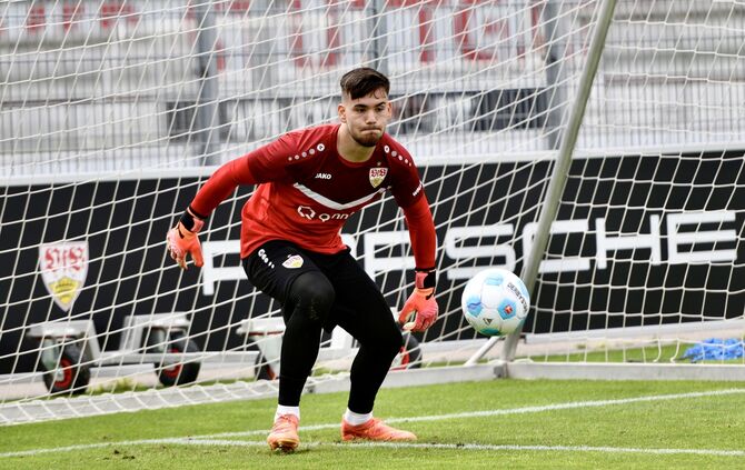 VfB-Torhüter Dennis Seimen