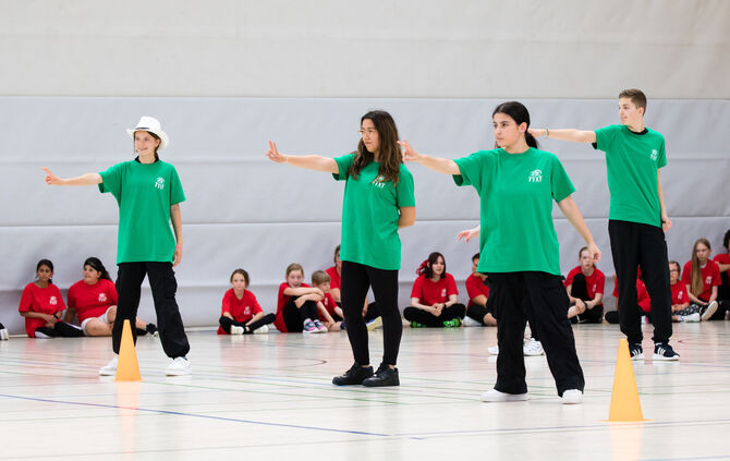 Haselsteinschüler (mit Handicap) führen Tanz-Aufführung in der Stadionhalle Winnenden auf, 05.07.2024.