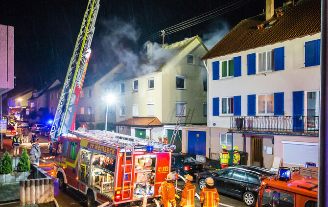 Wohnhausbrand gelöscht - Bild 21_6