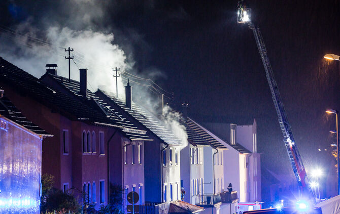 Wohnhausbrand gelöscht - Bild 20_17