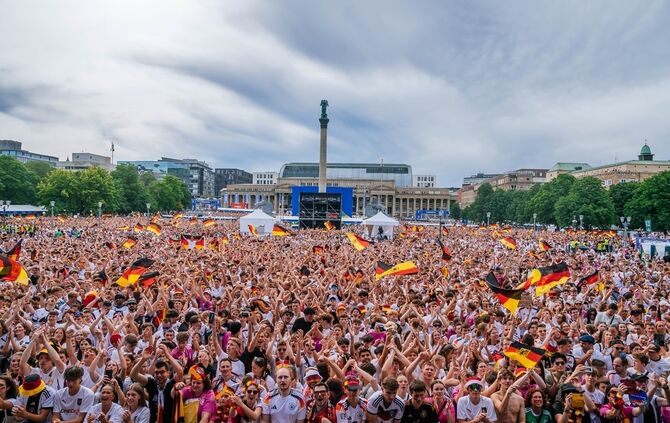 Fan Zone Schlossplatz_2