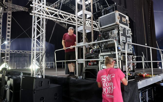 Zeltspektakel Aufbau