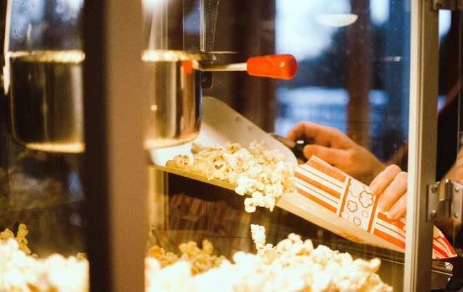 Symbolbild Kino Popcorn Filme