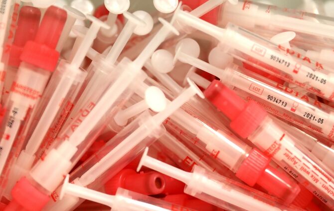 Corona test smybol symbolbild symbolfoto