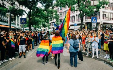 christian-lue-zKSNjxaKkQk-unsplash