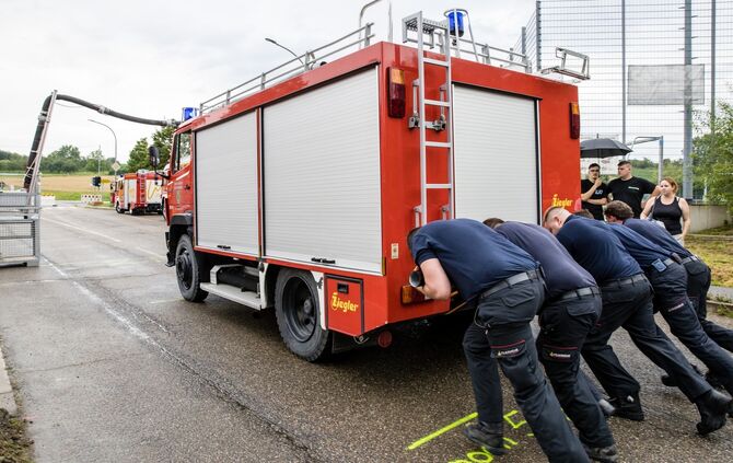 Fest der Feuerwehr Winnenden Abt. Buchenbach mit dem Höhepunkt "Tankerdrücken", 27.07.2024.