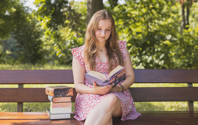 Buchinfluencerin Sarah Schmidt aus Waiblingen